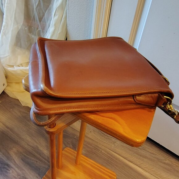 COACH Vintage 1990’s Brown Leather Station Bag, British Tan Crossbody Messenger - Picture 7 of 12